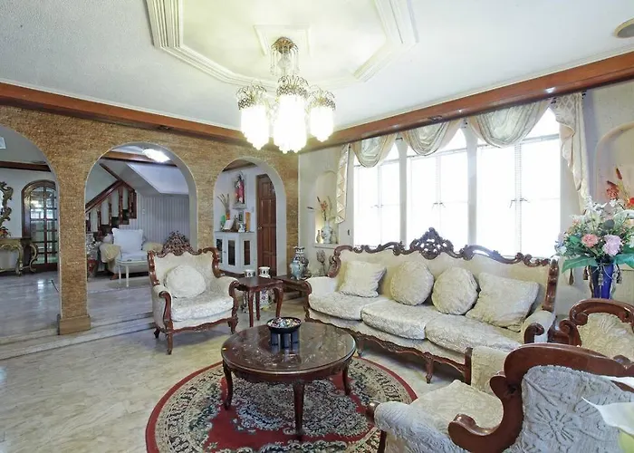 Big House In Quezon Holiday home *