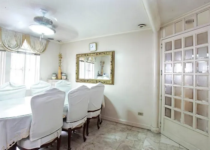 Big House In Quezon Manila