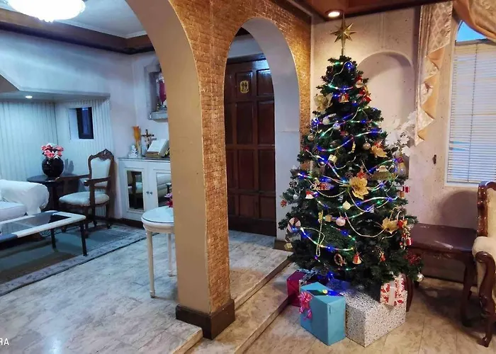 Big House In Quezon Holiday home