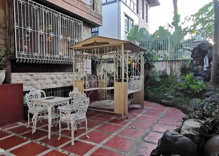 Big House In Quezon Manila
